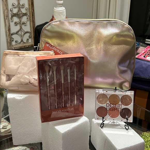 Sonia Kashuk Rose Gold Large Dome Case Set with Eye Brush Set & Palette NWT - Picture 1 of 8